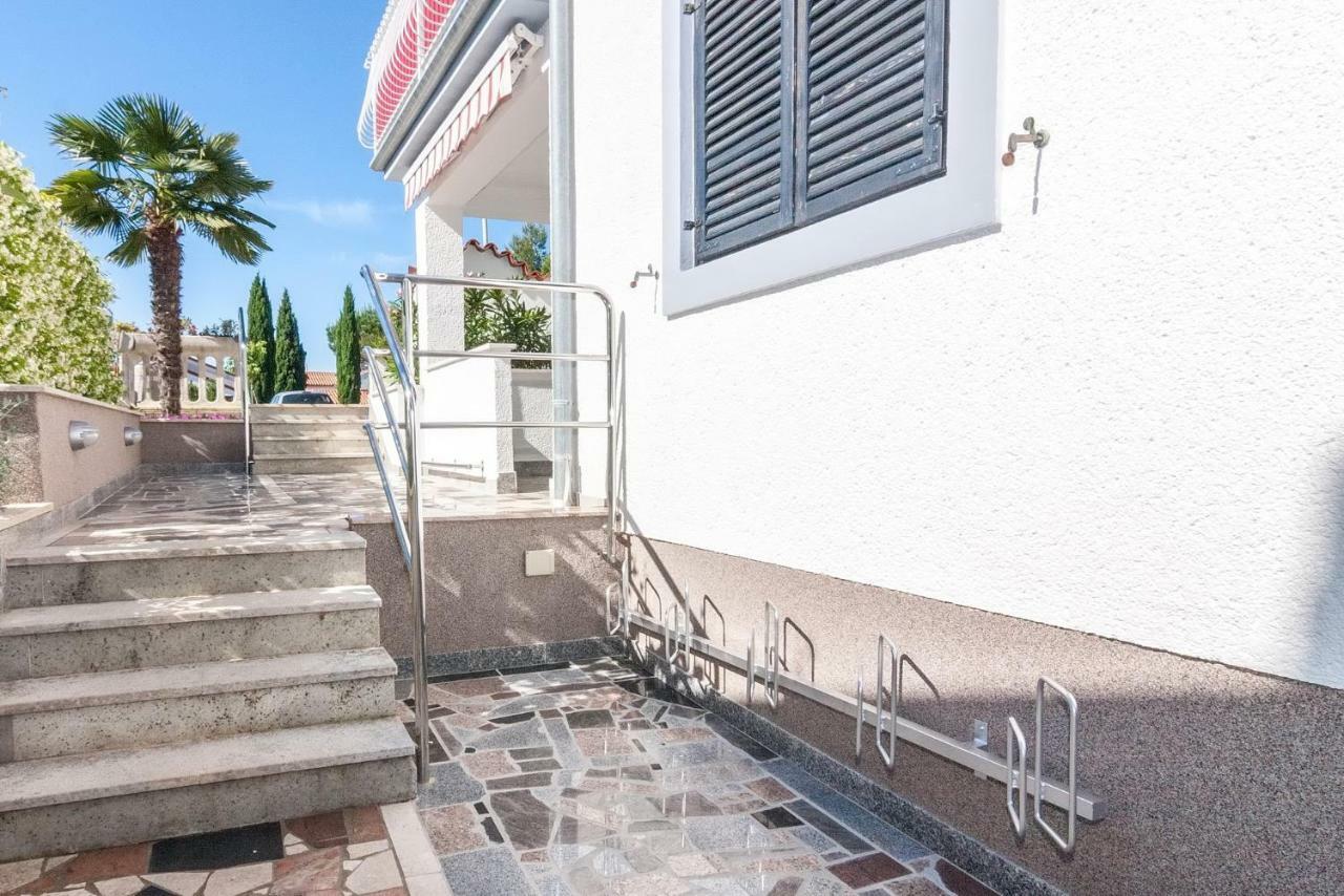 Villa California Πόρετς Εξωτερικό φωτογραφία