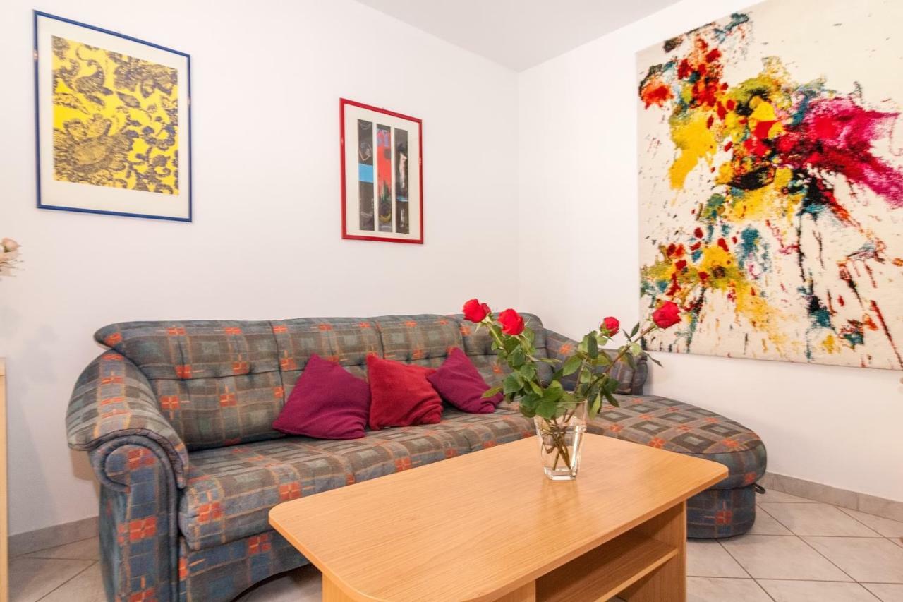 Villa California Πόρετς Εξωτερικό φωτογραφία