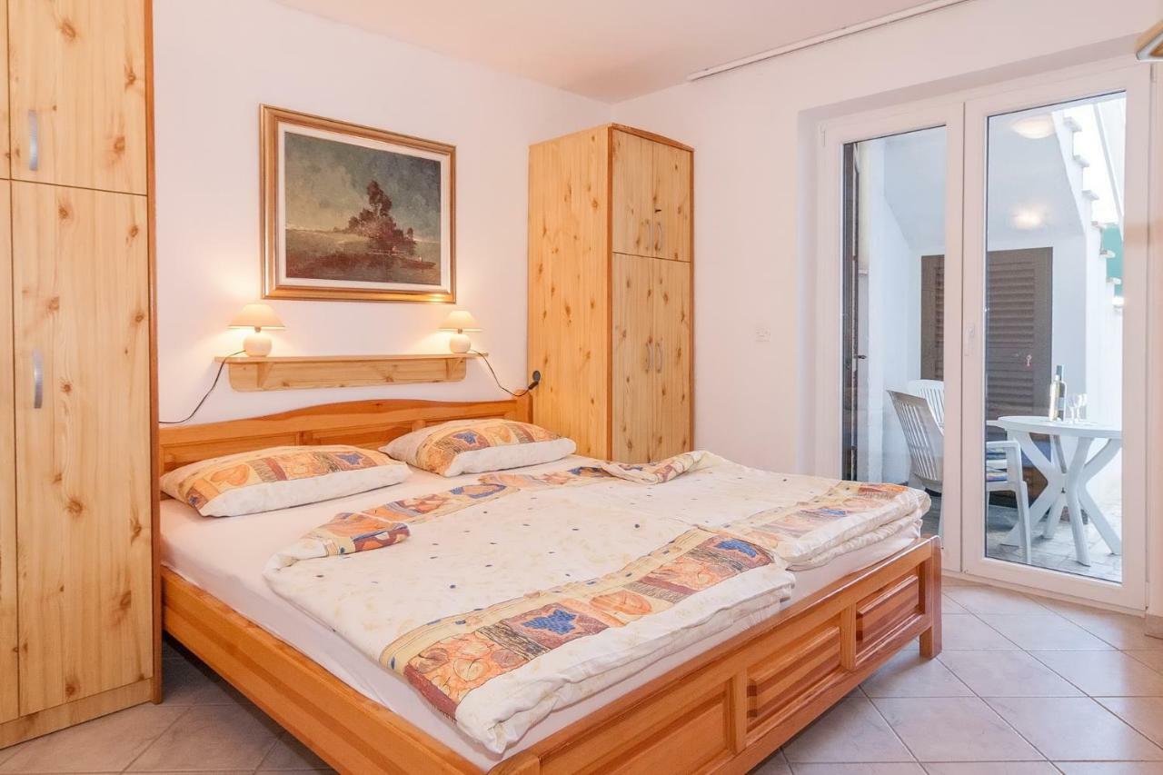 Villa California Πόρετς Εξωτερικό φωτογραφία