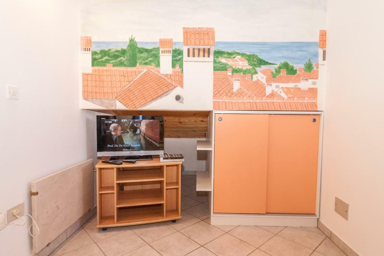 Villa California Πόρετς Εξωτερικό φωτογραφία