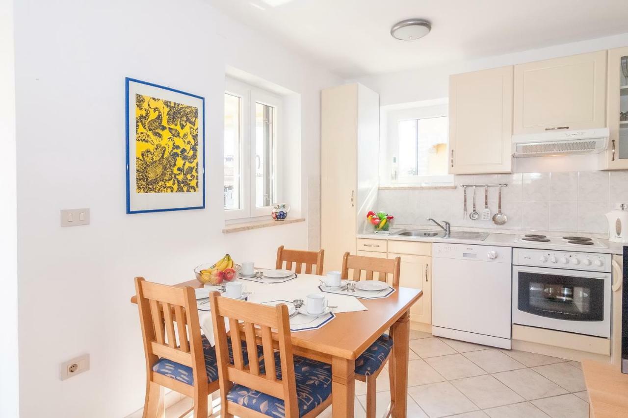 Villa California Πόρετς Εξωτερικό φωτογραφία